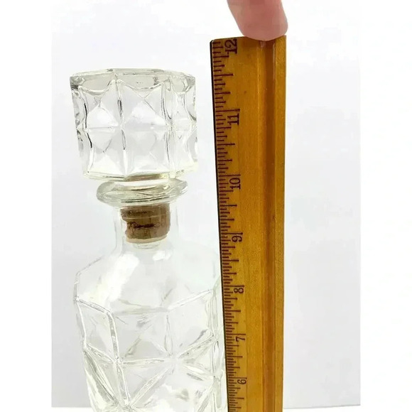 VTG Cut Glass Decanter Liquor Wine Bottle Diamond Pattern 11.5" Elegant MCM - Picture 4 of 14